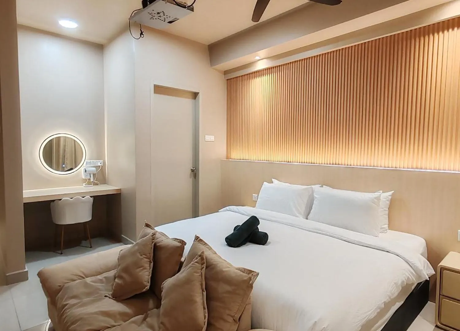 Luxury Couple Suites L Free Netflix L Massage Chair L Bathtub L Wifi 200Mbps L Town Area Bali Residence 말라카 0*,  말레이시아