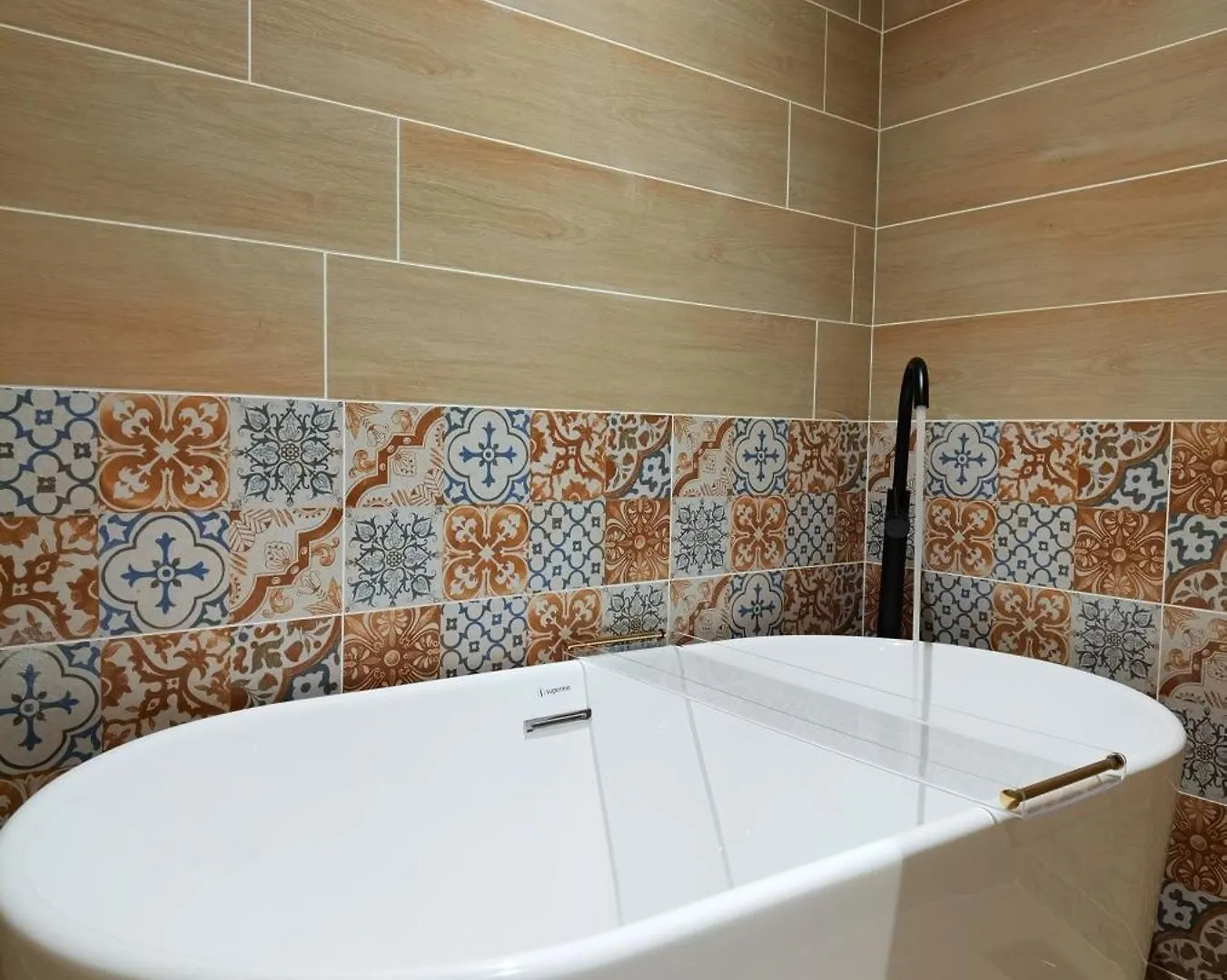 Luxury Couple Suites L Free Netflix L Massage Chair L Bathtub L Wifi 200Mbps L Town Area Bali Residence 말라카 아파트